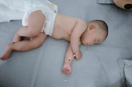 宿迁宝宝突然很多眼屎